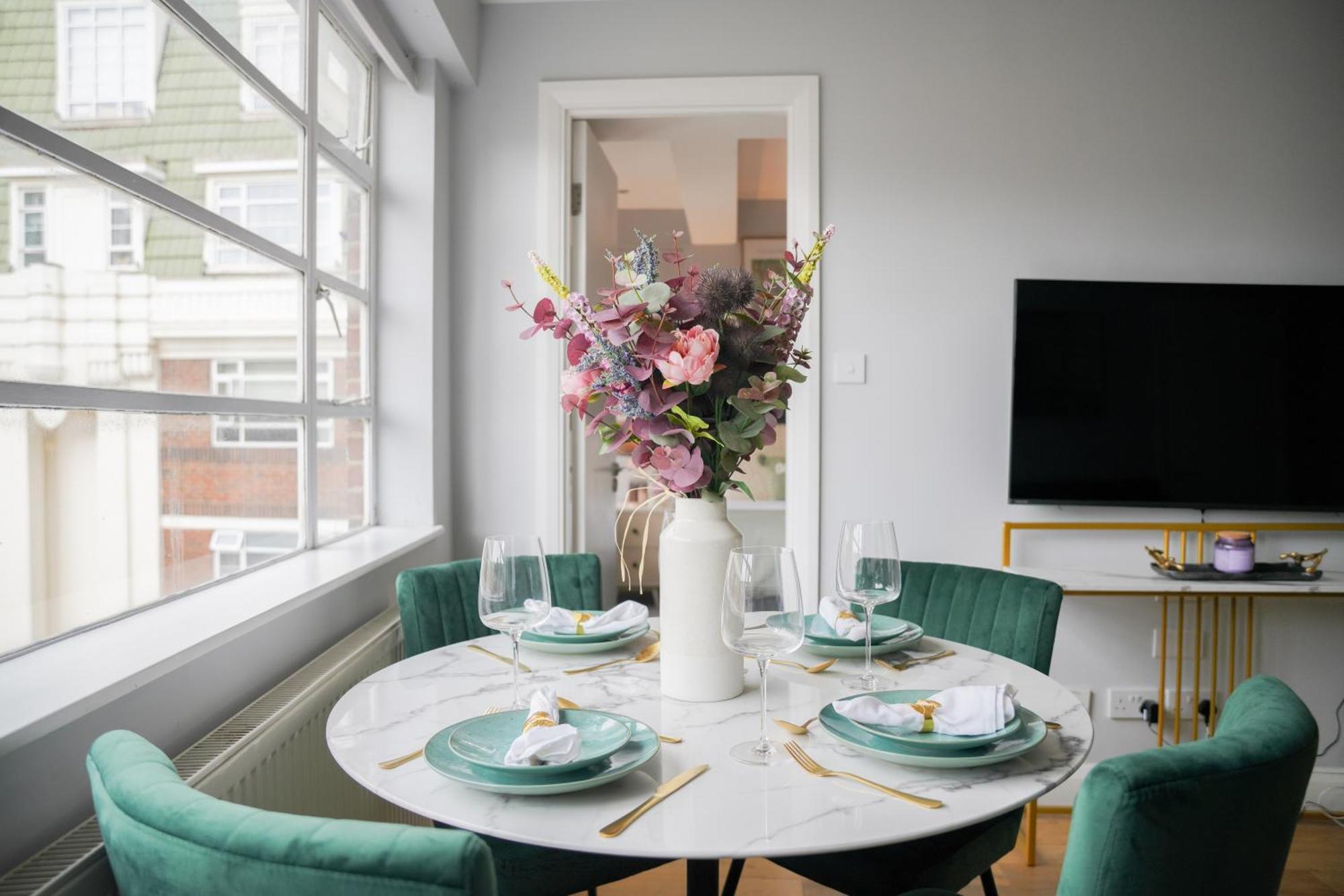 Art-Deco Apartment In Very Popular Chelsea Area London Eksteriør billede